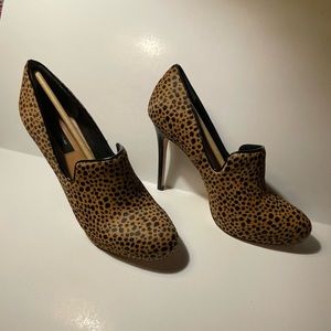 Gorgeous Ann Taylor Platform Shootie